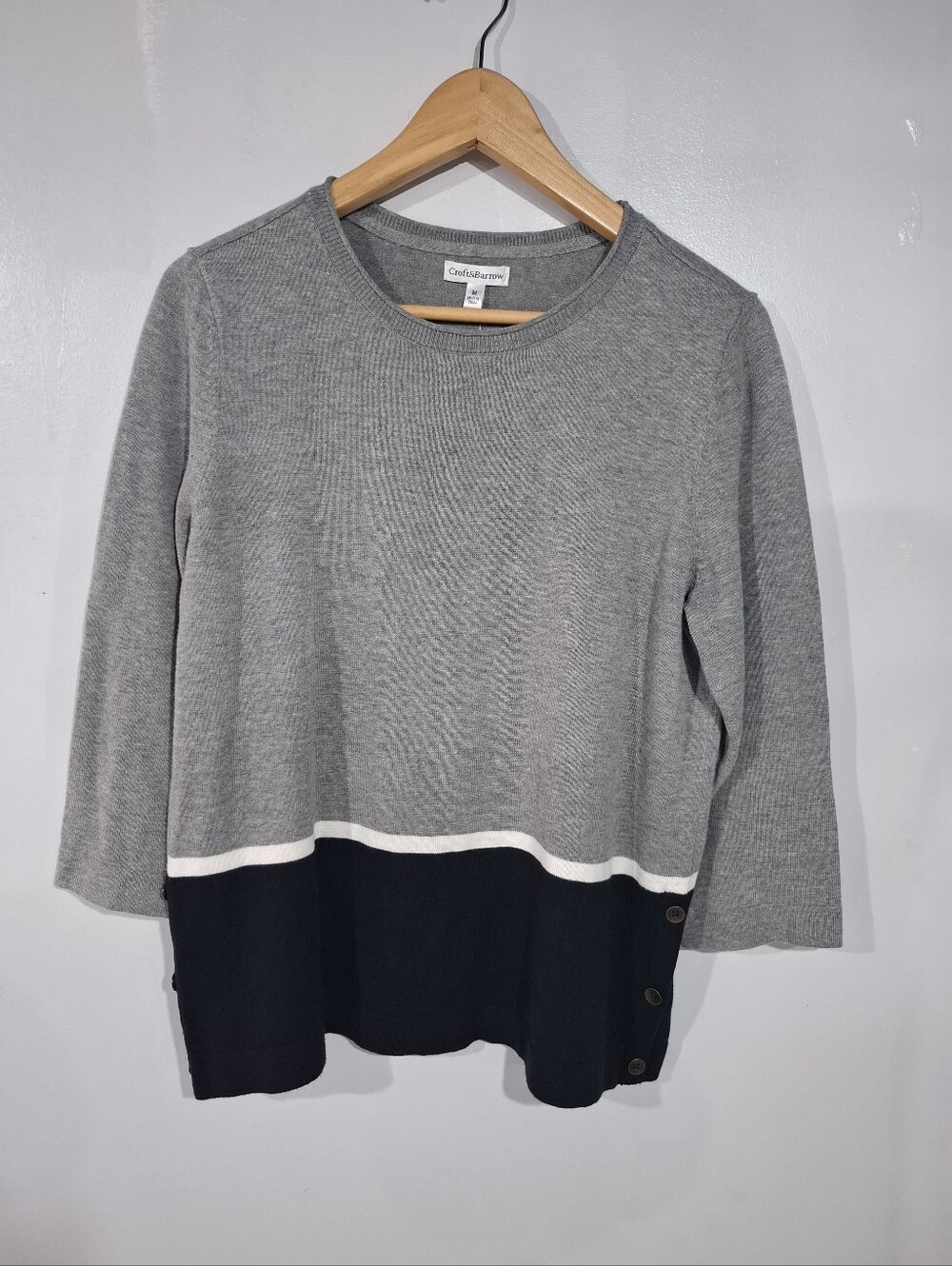 Croft & Barrow 3/4 Sleeves Colorblock Sweatshirt Button Side NWT Sz M Preppy